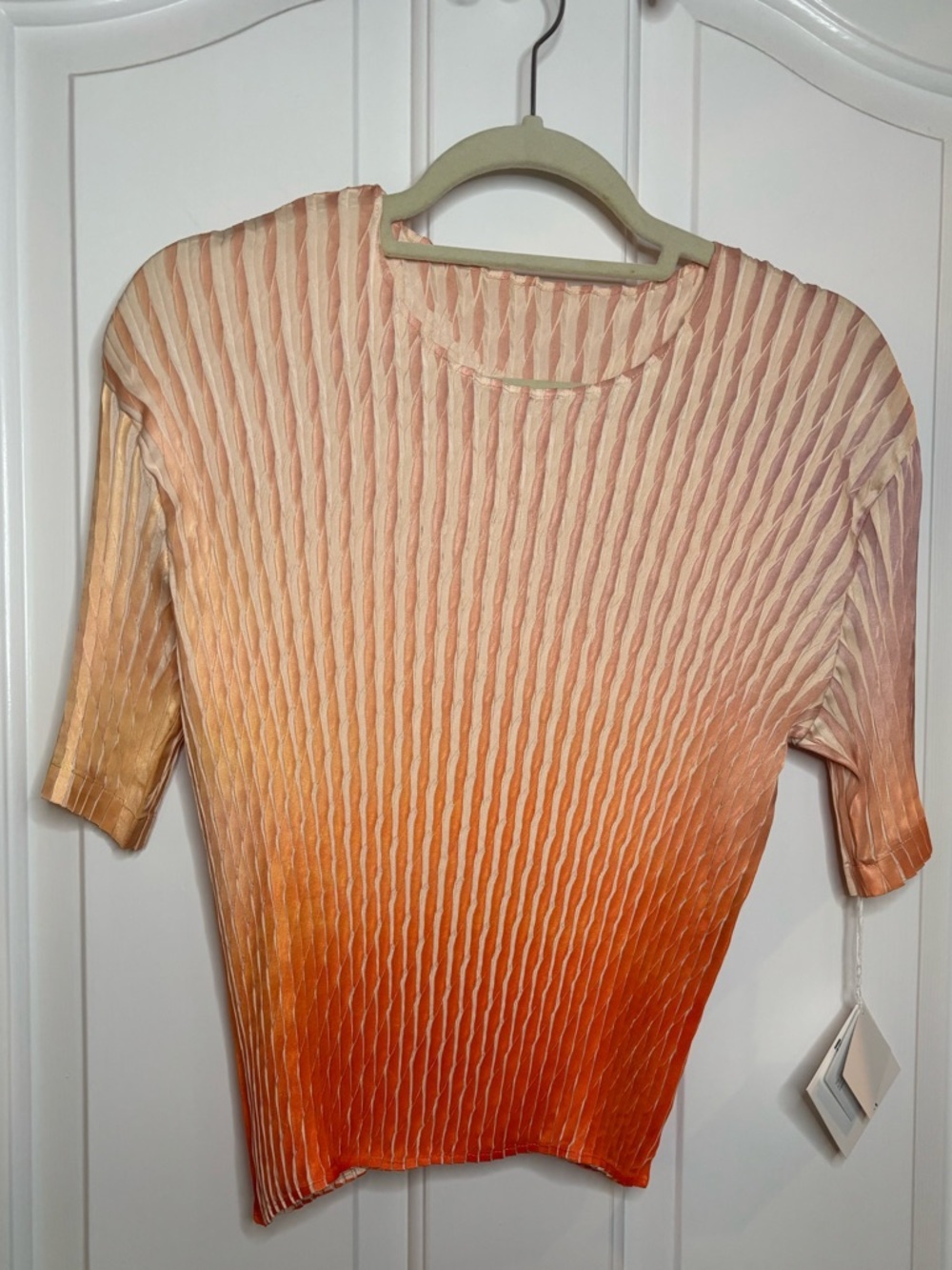 NWT ISSEY MIYAKE Women’s Gradient Orange Pleated Short-Sleeve Top Size 2/s-m